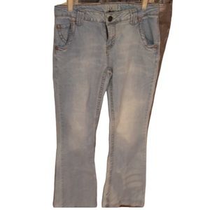 LL Cool J  fits size 10-12 jeans flare wide leg light wash sized at 11
